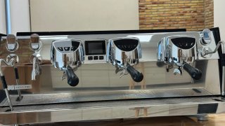 Cafetera Victoria Arduino 3 Gr + 2 Molinos Mythos