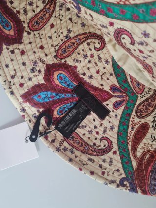 Gorro estampado Paisley Zara