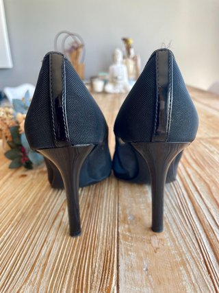 Tacones Zara negros efecto encaje Talla 36