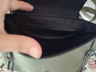 Bolso de hombro caqui sin usar