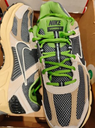 Nike Zoom Vomero 5 Hombre Talla 44.5