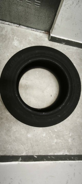 Rueda Ovation 205/55 R16 en muy buen estado