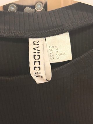 Camiseta negra H&M canalé