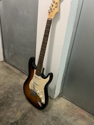 Guitarra Eléctrica “Kobrat” tipo Stratocaster