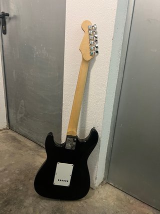 Guitarra Eléctrica “Kobrat” tipo Stratocaster