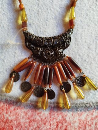 Collar Etnico con Colgantes.
