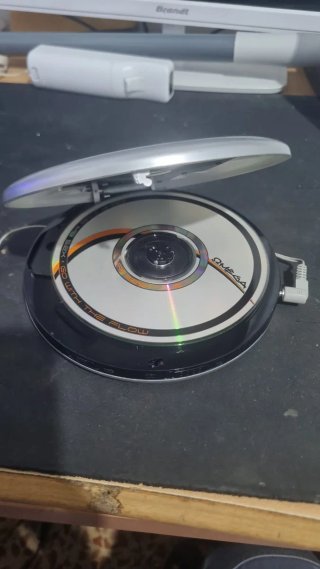 Reproductor CD MP3 plateado