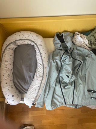 Chaqueta porta bebé y cama nido