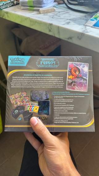 Caja Entrenador Élite Pokémon Fuegos Fantasmales