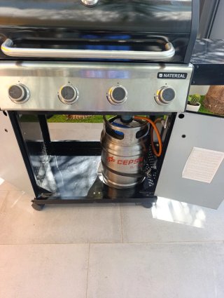 Barbacoa de Gas Naterial Negra