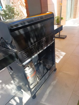Barbacoa de Gas Naterial Negra