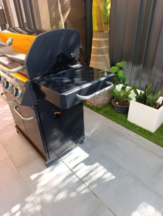 Barbacoa de Gas Naterial Negra