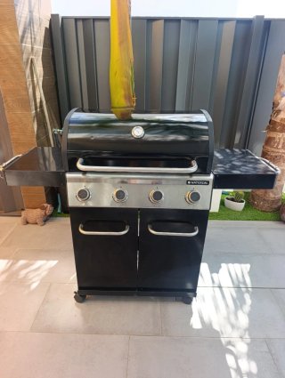 Barbacoa de Gas Naterial Negra