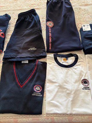 Uniforme Colegio Los Nogales Talla 16