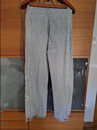 Pantalón Rayas gris y Blanco
