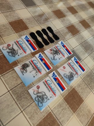 Lote Anzuelos Gamakatsu y Protectores Carretes