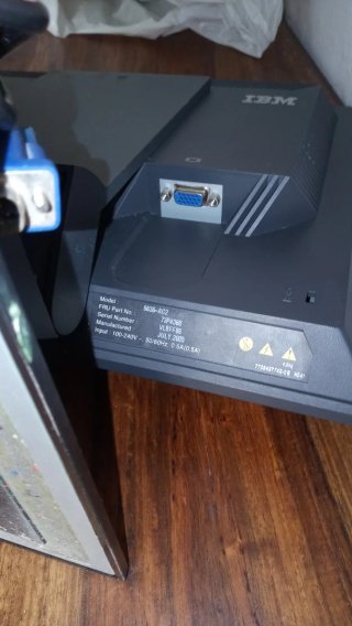 Monitor IBM ThinkVision Nero