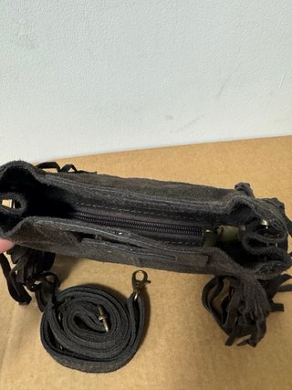 Borsa vera pelle scamosciata con frange