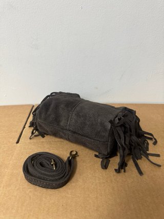 Borsa vera pelle scamosciata con frange