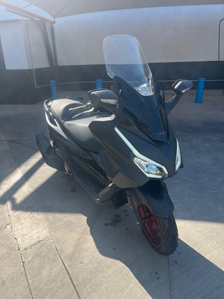 Maxi Scooter FORZA Negra