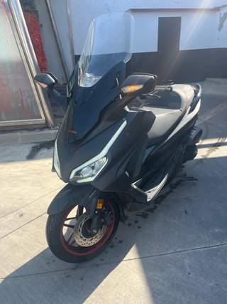 Maxi Scooter FORZA Negra