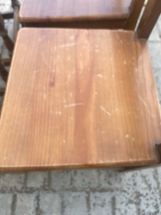 Juego de 4 sillas de madera