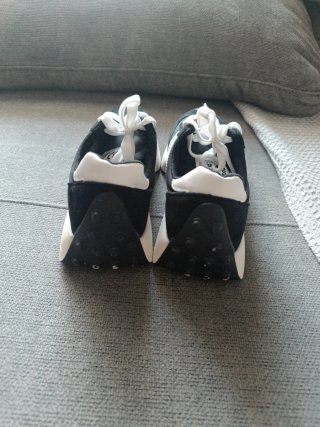 Zapatillas Adidas Negras y Blancas