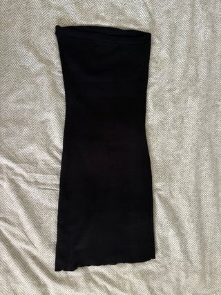 Vestido Negro Corto Sin Tirantes Bershka