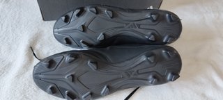 Zapatillas Adidas Predator Negras y Doradas