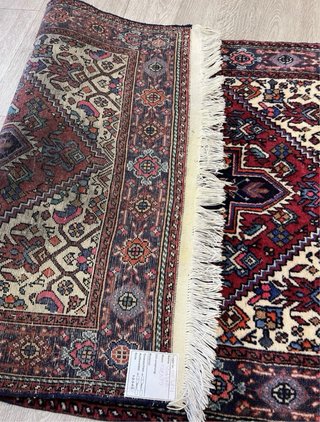 Preciosa alfombra persa anudada a mano