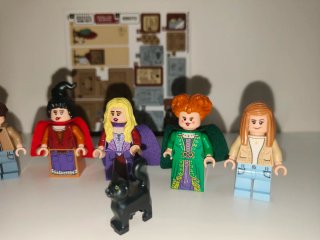 LEGO 21341 Disney minifiguras y pegatinas