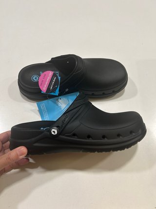 Zuecos J'Hayber Negros Talla 40