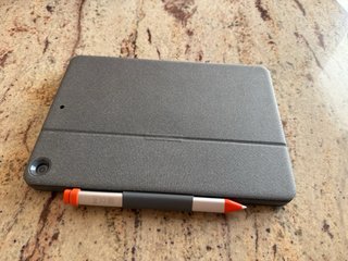 iPad 8va Gen Gris Espacial + Teclado + Lápiz