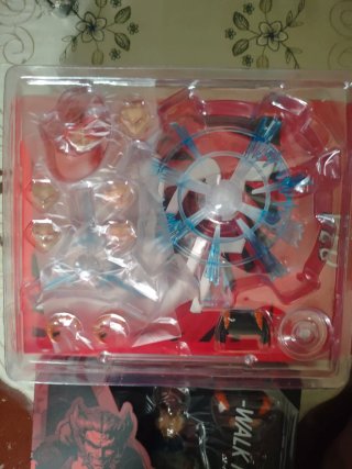 Figura kamione gogeta ssj4 no sh figuarts