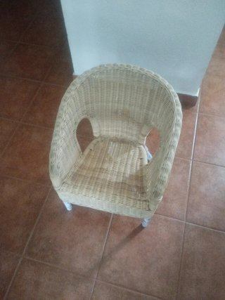 Silla de mimbre para niños