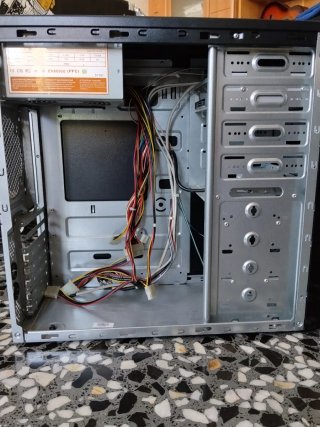 Torre PC + fuente + lector CD + lector tarjetas