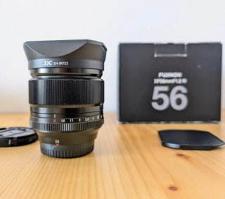 Fujifilm XF 56mm f/1.2 R + Paraluce JJC