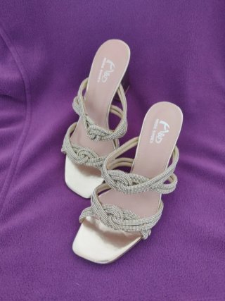 Sandalias de tacón A&D doradas y plateadas
