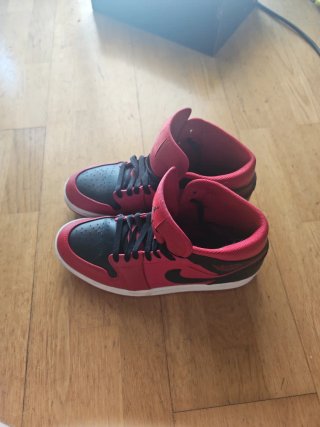 Nike Air Jordan 1 mid reverse bred 2021
