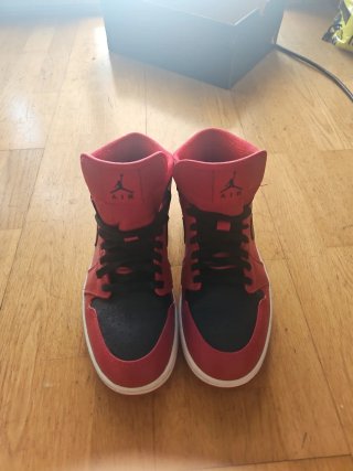 Nike Air Jordan 1 mid reverse bred 2021