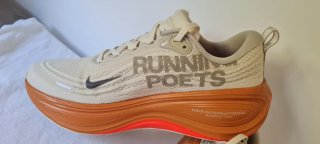 Nike Vomero Plus Edición Limitada Beige/Naranja
