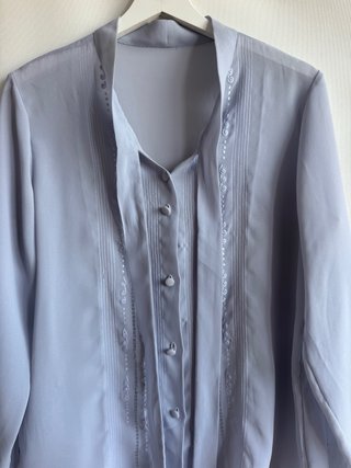 Blusa vintage gris con lazada