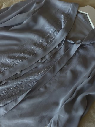 Blusa vintage gris con lazada