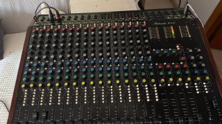 Mesa de Mezclas Studiomaster 16-4-2 Vintage