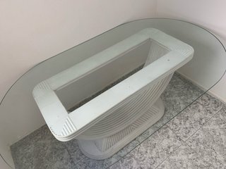 Mesa centro cristal con base blanca