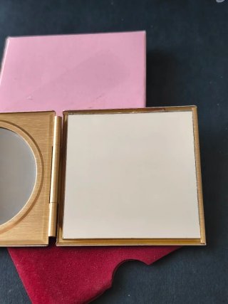 Espejo de bolsillo BETER dorado
