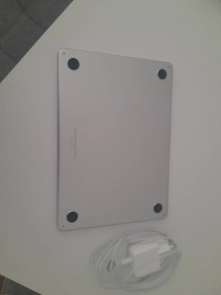 Apple MacBook Plata