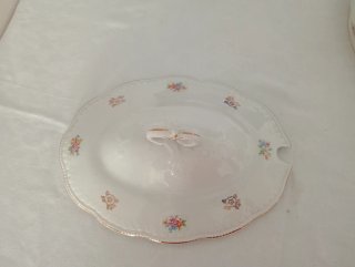 Sopera antigua San Claudio porcelana flores