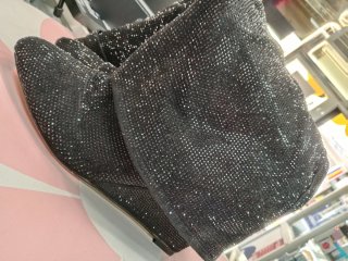 Botas altas negras con brillos