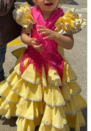 Traje de flamenca amarillo niña  2 años